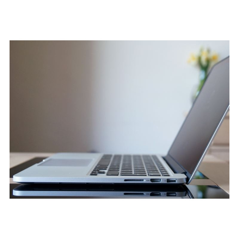 Used laptop 13" - MacBook Pro 2015 Retina A1502 i5 8GB 128SSD (Beg med mycket märken skärm)
