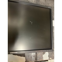 Samsung ergonomisk 24" LED-skärm (beg med stor repa skärm, se bild)