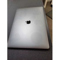 MacBook Pro 15-tum 2018 i7 16GB 512SSD Space Gray (beg med små märken skärm & skuggor efter klistermärken)