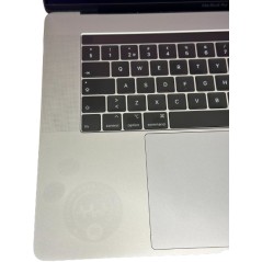 Laptop computer - MacBook Pro 15-tum 2019 i9 16GB 512GB SSD Space Gray (beg med små märken skärm, smått glansiga tangenter & skuggor*)