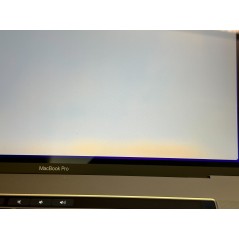 MacBook Pro 2017 15" i7 16GB 512GB SSD med Touchbar Space Grey (beg) (mura-rand i nederkant)