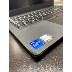 Used laptop 14" - Lenovo Thinkpad T14 Gen2 (Intel) i7 (gen 11) 32GB 512GB SSD Win 11 Pro (beg med liten chassiskada)