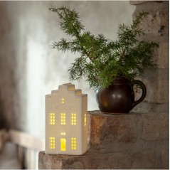 Vitt keramiskt hus 16 cm med belysning juldekoration