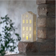 Vitt keramiskt hus 21 cm med belysning juldekoration