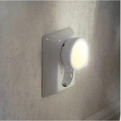 Nattlampa LED med automatisk tändning för placering i eluttaget | S... Night Lamp - Nattlampa LED med automatisk tändning för placering i eluttaget