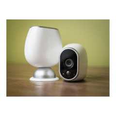 Digital Videocamera - Netgear Arlo VMS3330 Basstation med 3st kameror (fynd)